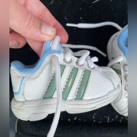 ✨4 FOR $15✨  Baby size 2 Adidas Sneakers - Picture 2 of 4